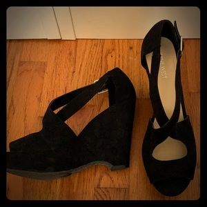 Black Wedges